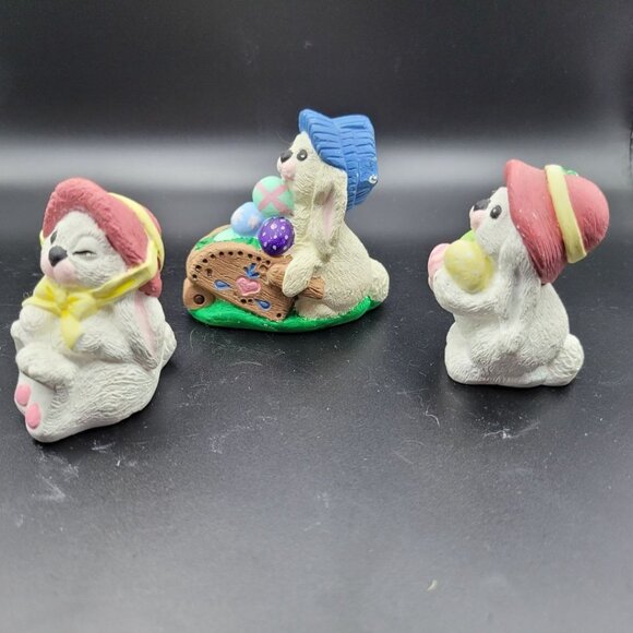 Easter Egg Bunny Rabbit Figurines Set of Three Bonnet Festive Spring - Picture 3 of 5